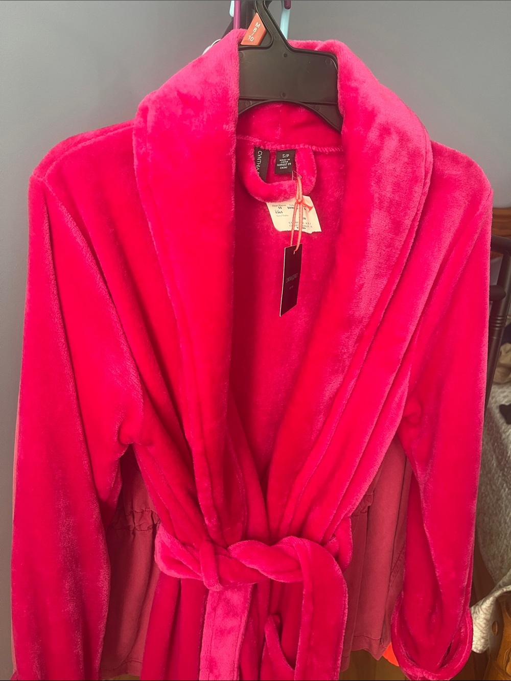 Cynthia Rowley Plush Velvet Robe in Hot Pink